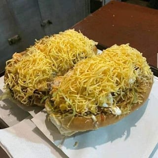 Dos Panes con Carne Asada