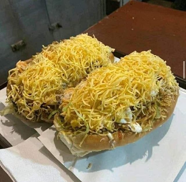 Dos Panes con Carne Asada.