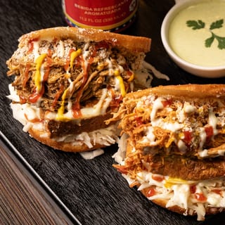 2 Arepas de Pabellon